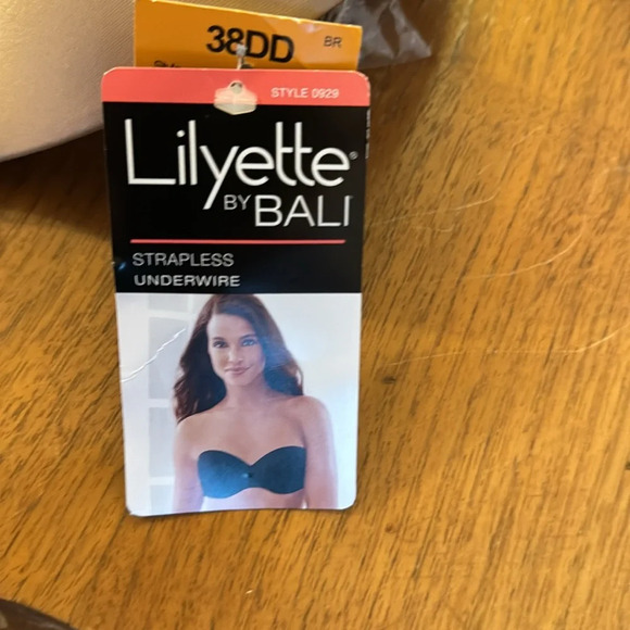 🤩 Lilyette by Bali Strapless Bra🤩 - Picture 2 of 6